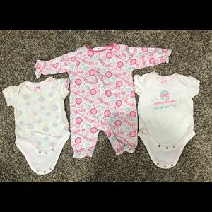 Cubs bundle of baby joy - like new outfits